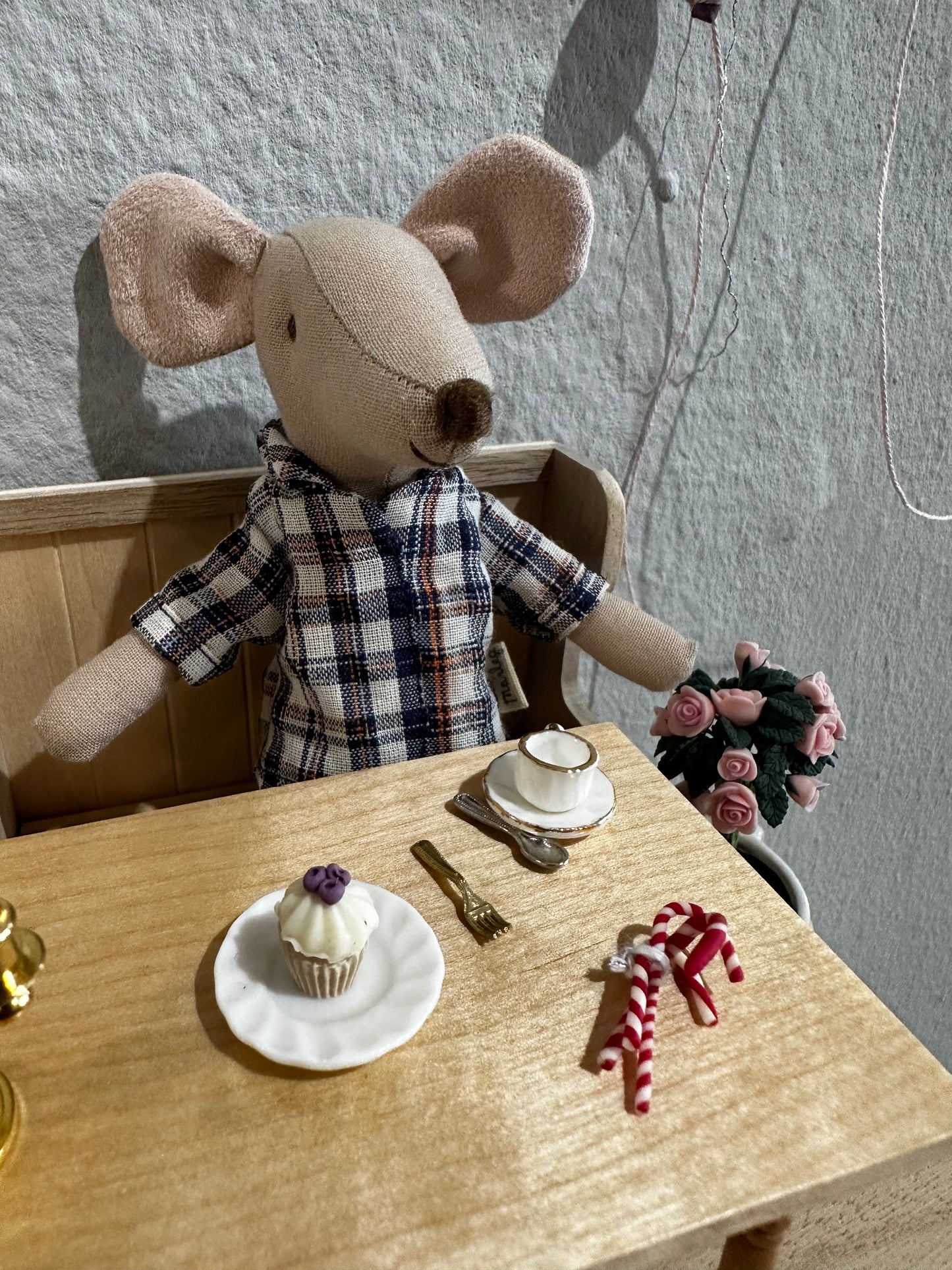 Cupcake BLAUBEERE, Miniatur für das Puppenhaus 1:12